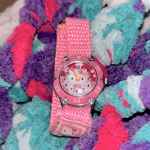 STAINLESS STEEL HELLO KITTY VINTAGE WATCH - Picture 1 of 5